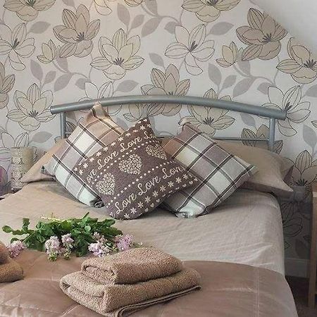 Tillicoultry Carvetii - Gemini House - 4 Bed House Sleeps Up To 8 Peopleヴィラ エクステリア 写真